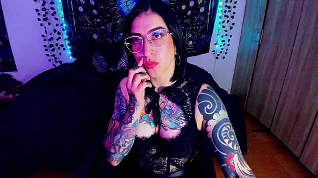 alice_666f's Live XXX Chat