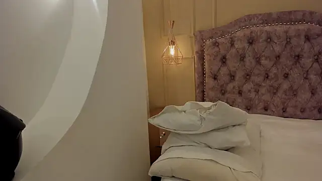 Charlie___Musk Adlı Modelin Canlı XXX Sohbeti