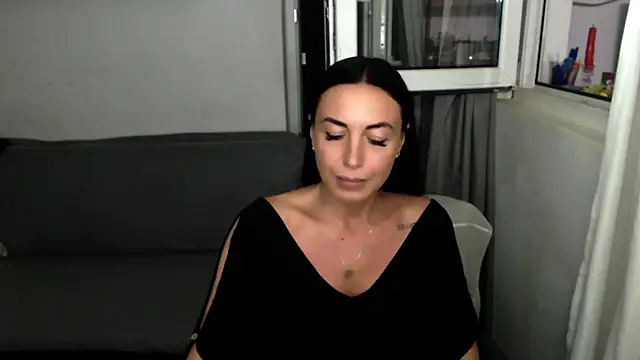 CloveLove live XXX chat