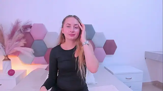 MaiaSinclair Adlı Modelin Canlı XXX Sohbeti