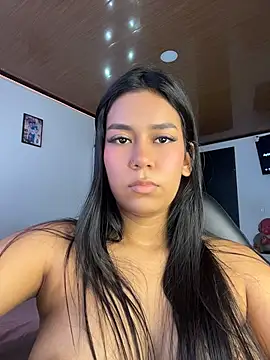 Chat +18 de ALANAH_KITTY ao vivo
