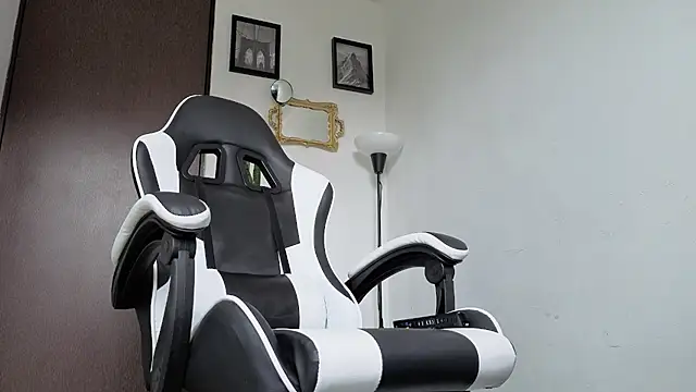 Arteemiiis' Live XXX Chat