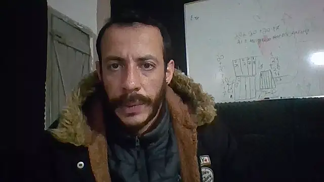 Chat +18 de MachoScorpionCaralho ao vivo