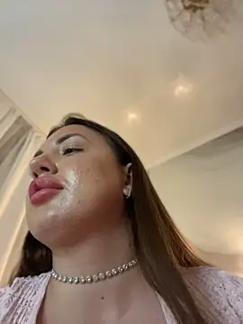 Miss-Tiffaa Adlı Modelin Canlı XXX Sohbeti