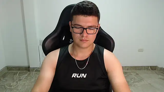 Plug_Control Live XXX-chat