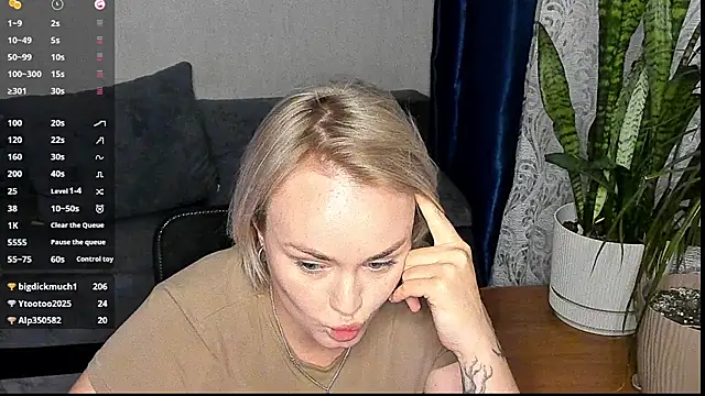 Chat +18 de Ann_Hunt ao vivo