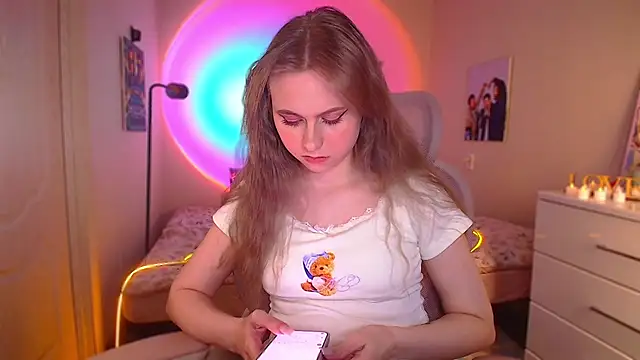 Elizabeth_Kitty_ Chat XXX in diretta