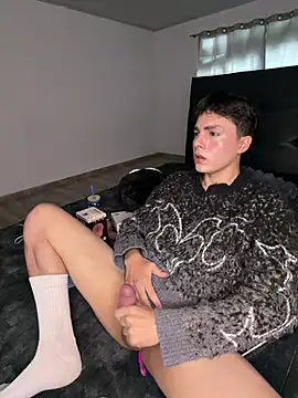 Samu__Hott21 élő XXX-chatje