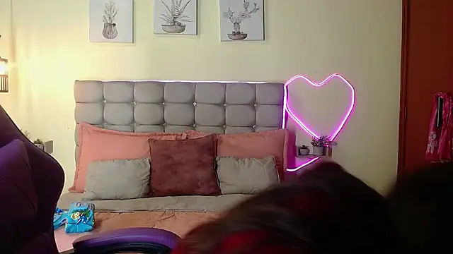 _naomi_s Adlı Modelin Canlı XXX Sohbeti