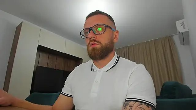 XXX chat uživo modela Findom_guy