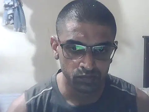 צ'אט XXX בשידור חי של ROCKY_USA_18