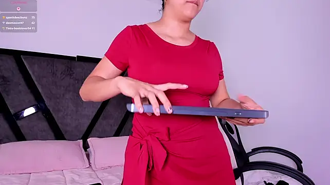 IrisFyre's Live XXX Chat