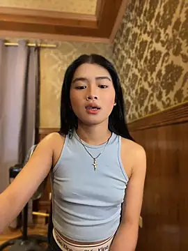 hugecock_molly Adlı Modelin Canlı XXX Sohbeti