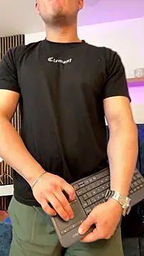 Alexander_Connor 现场XXX聊天
