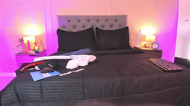 ALICESANDOVAL Adlı Modelin Canlı XXX Sohbeti