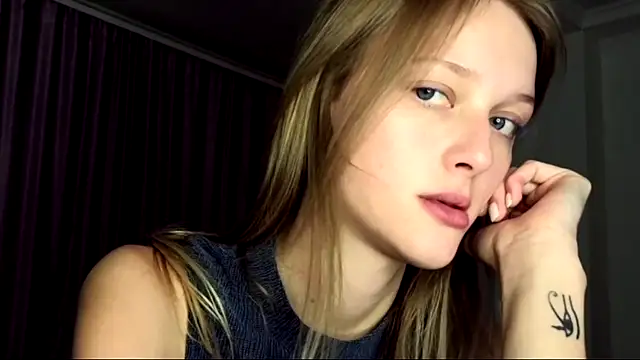 StarFrom_Hell Adlı Modelin Canlı XXX Sohbeti