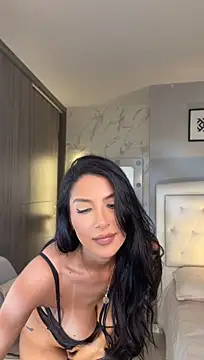 Anny_Honeey Adlı Modelin Canlı XXX Sohbeti