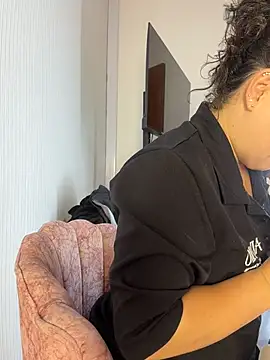 Nails_Lucia Adlı Modelin Canlı XXX Sohbeti