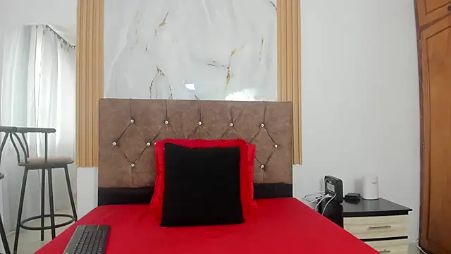 lorethablaze's Live Chat Room