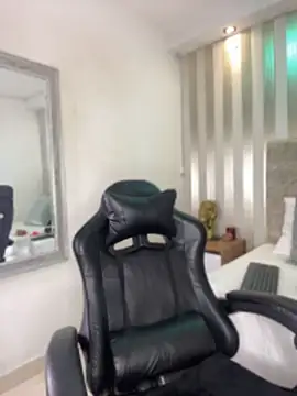 amara_queen_ Chat XXX live