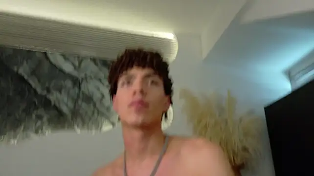 Monyel_Blake Chat XXX in diretta