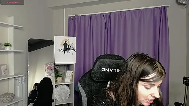MartaEdams' Live XXX Chat