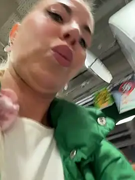 LisaMurr Adlı Modelin Canlı XXX Sohbeti