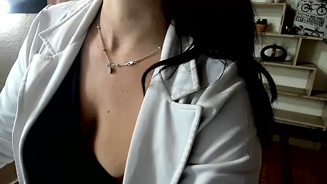 katherine_blair Adlı Modelin Canlı XXX Sohbeti