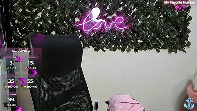 DestinyHills Live XXX-Chat