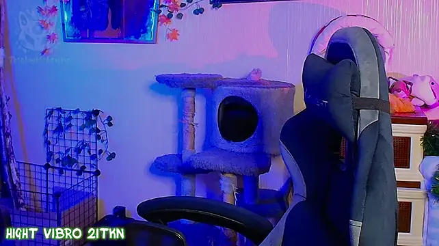 Chatroom XXX en direct de TrickyKitsune