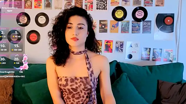 Maya_Rogerss Adlı Modelin Canlı XXX Sohbeti