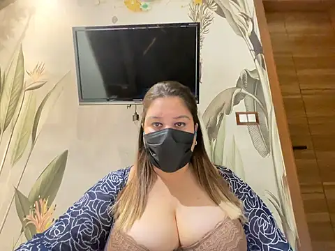 MeltingForager live XXX chat