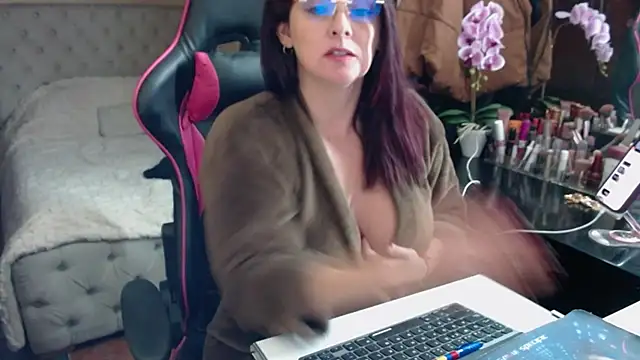 Carol_Scottt Adlı Modelin Canlı XXX Sohbeti