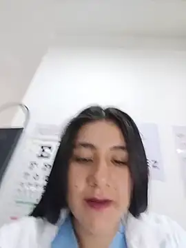 Chat +18 de CAROLINE__07 ao vivo