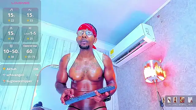 RicoBrown777_ Adlı Modelin Canlı XXX Sohbeti