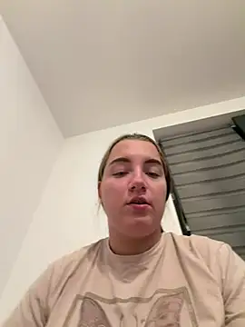 xHotLola – Live XXX-chat