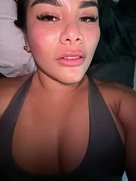 צ'אט XXX בשידור חי של Issane_Peru