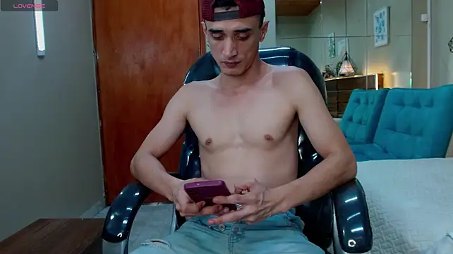FelipeFriendly's Live XXX Chat