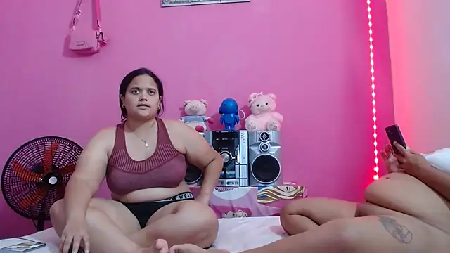 brunnette_hot élő XXX-chatje