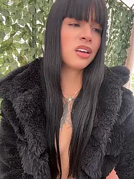 Shalom_pink17 Adlı Modelin Canlı XXX Sohbeti
