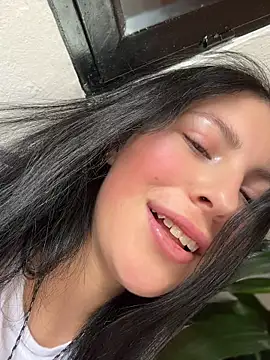 GiuliaBianchi Adlı Modelin Canlı XXX Sohbeti