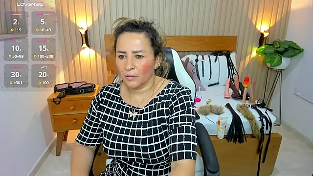 luciana_ballesteros_ Adlı Modelin Canlı XXX Sohbeti