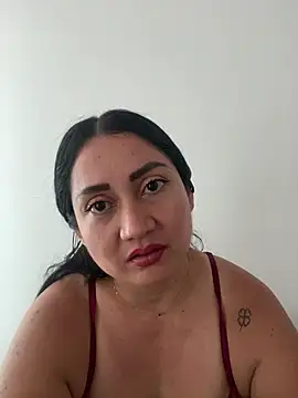 juliana_diaz Adlı Modelin Canlı XXX Sohbeti