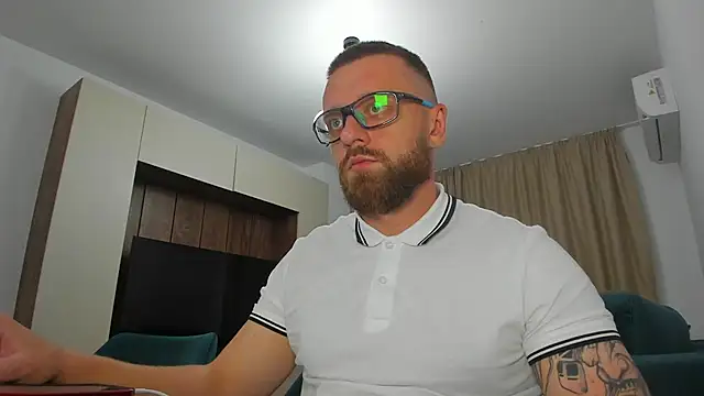 Sembang XXX Secara Langsung Findom_guy