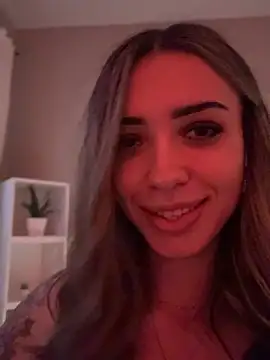 Chat +18 de Tiny-Mimi ao vivo