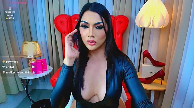 Laureen_Hilton Adlı Modelin Canlı XXX Sohbeti