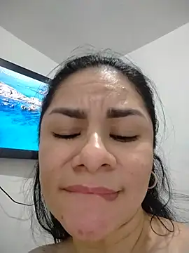 luna_pinky's Live XXX Chat
