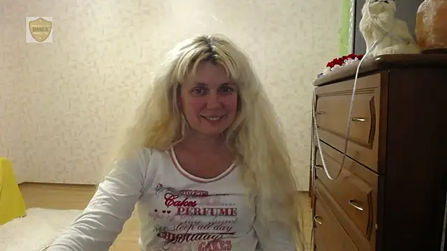 دردشة SunnySylvia الجنسية المباشرة