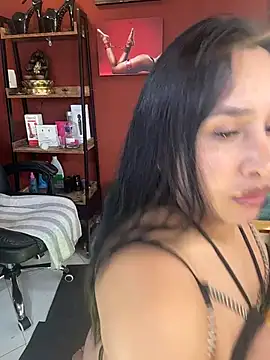 צ'אט XXX בשידור חי של kendylovelancee