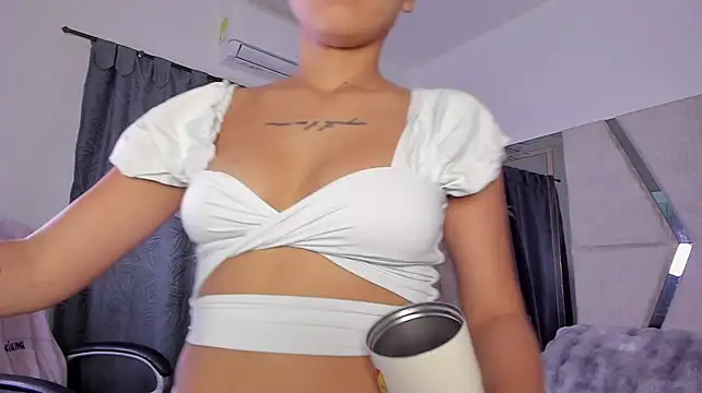 CarolineFyre 现场XXX聊天